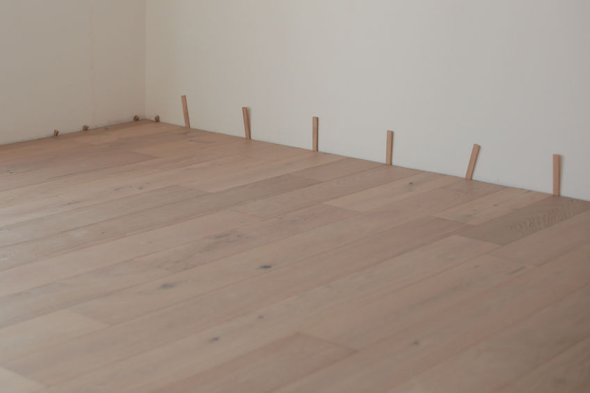 suspensie krokodil fluweel Planken houten vloer leggen | Vloer leggen instructie | Klusvraagbaak